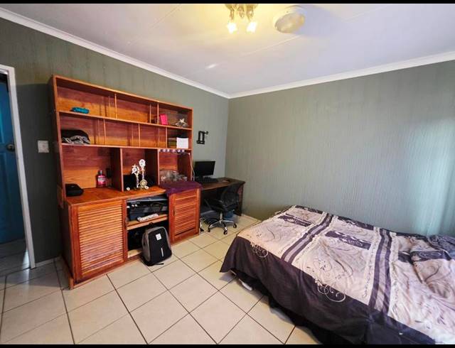 2 BEDROOM TOWNHOUSE FOR SALE IN NORKEM PARK
